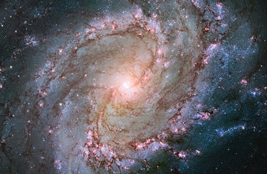File:Hubble view of barred spiral galaxy Messier 83.jpg