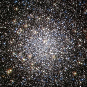 375px-Messier 5 Hubble WikiSky.jpg