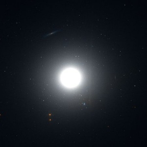 450px-Messier 089 Hubble WikiSky.jpg