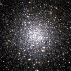 375px-Messier 53 Hubble WikiSky.jpg